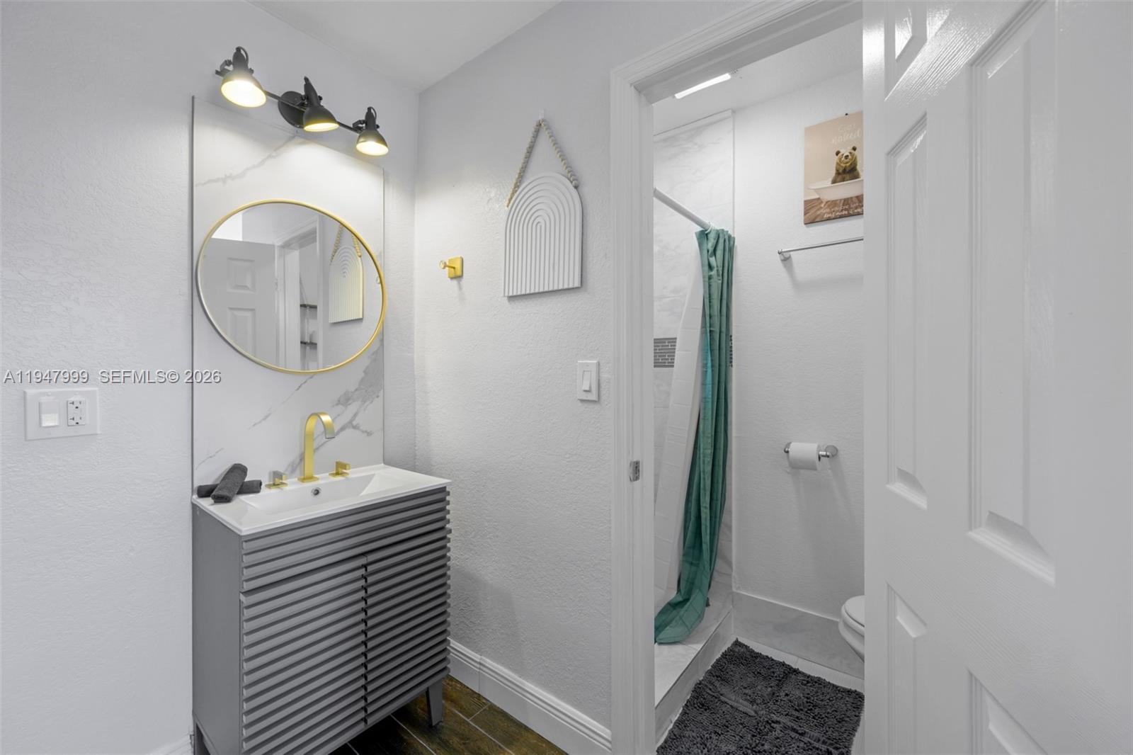 1-9  /   кв.футов $ 2026-01-18 0 Фото