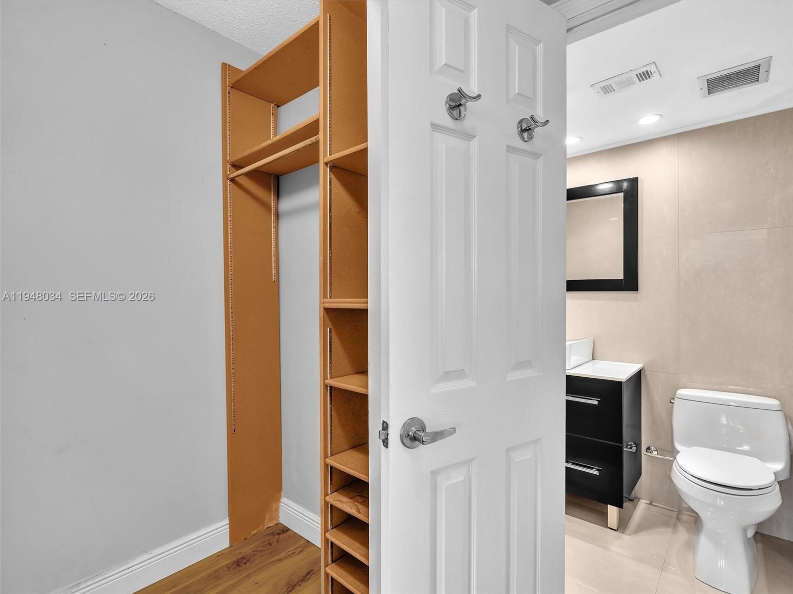 See details 617B 2 / 2 1132 sq. ft. $ 2026-01-19 0 Photo