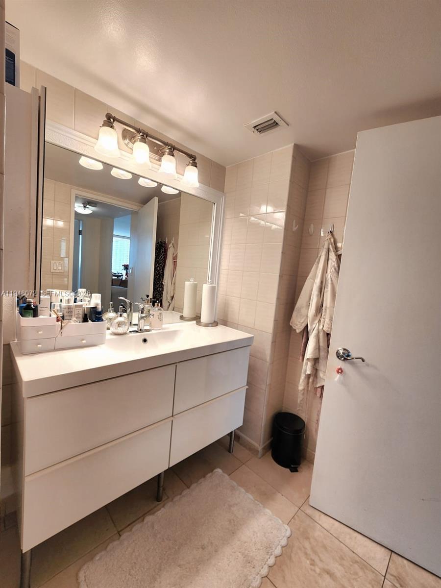 1217 2 / 2 1240 sq. ft. $ 2026-01-19 0 Photo