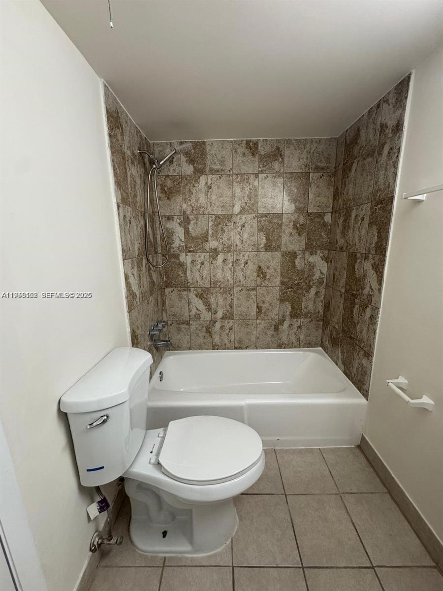 G313 1 / 2 898 sq. ft. $ 2026-01-19 0 foto