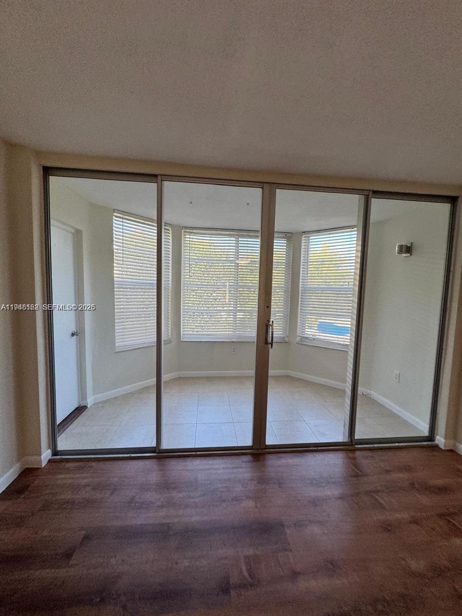 G313 1 / 2 898 sq. ft. $ 2026-01-19 0 foto