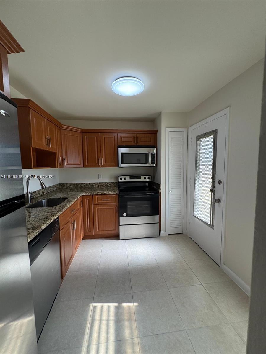G313 1 / 2 898 sq. ft. $ 2026-01-19 0 foto