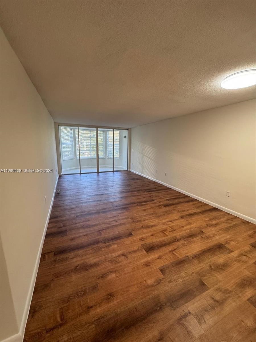G313 1 / 2 898 sq. ft. $ 2026-01-19 0 foto