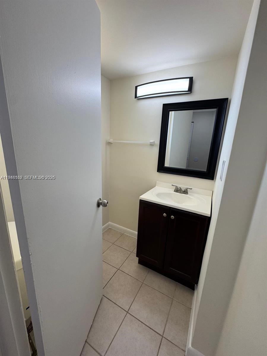 G313 1 / 2 898 sq. ft. $ 2026-01-19 0 foto