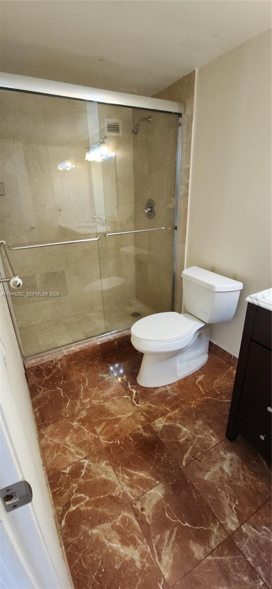 Photo of 2101 Ocean Dr  #2608, Hollywood, Florida, 33019 - stall shower with non slipper shower floor