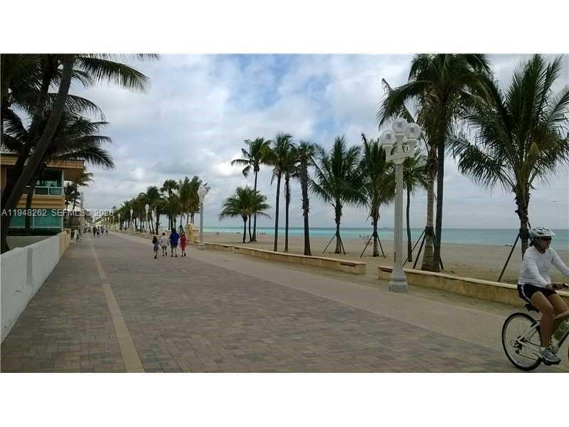 Photo of 2101 Ocean Dr  #2608, Hollywood, Florida, 33019 - the Hollywood Broadwalk