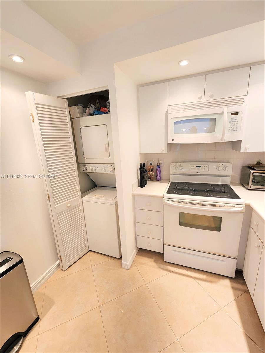 See details 1607 2 / 2 1008 sq. ft. $ 2026-02-24 0 Photo