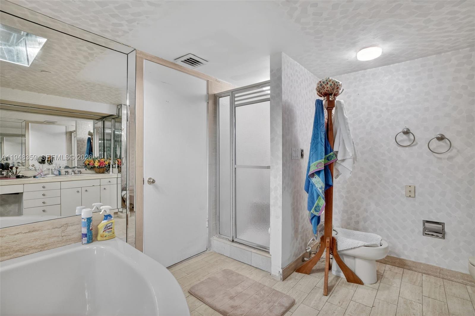 Photo of 19355 Turnberry Way  #8L, Aventura, Florida, 33180 - 