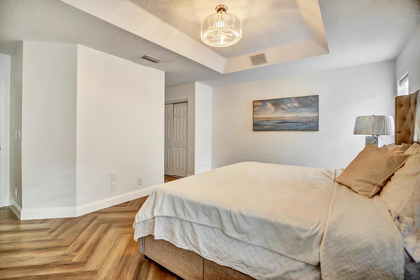 See details 112 4 / 2 2023 sq. ft. $ 2026-06-08 0 Photo