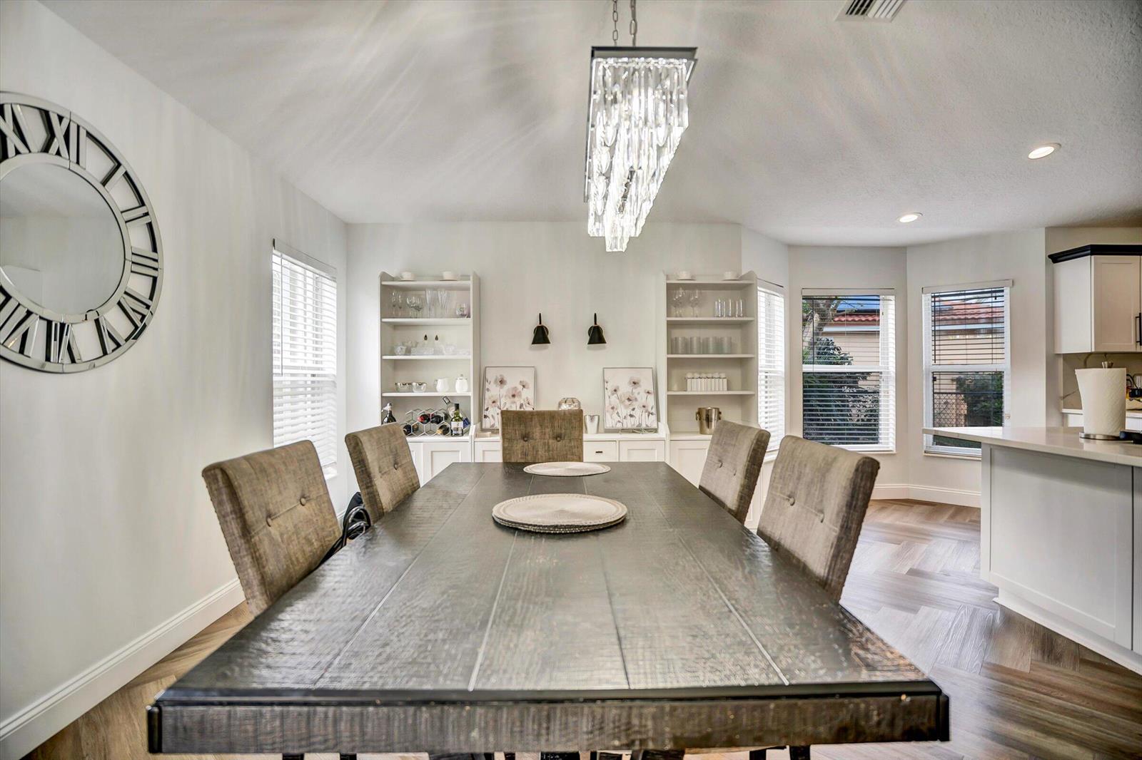 See details 112 4 / 2 2023 sq. ft. $ 2026-06-08 0 Photo