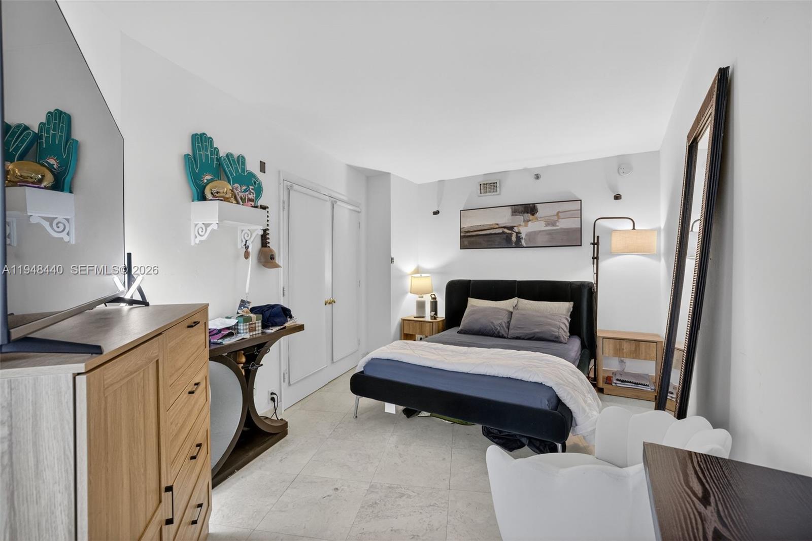 See details 2105 2 / 2 1230 sq. ft. $ 2026-01-19 0 Photo