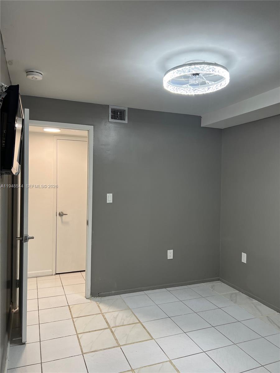 100-3 1 / 1 909 кв.футов $ 2026-01-19 0 Фото