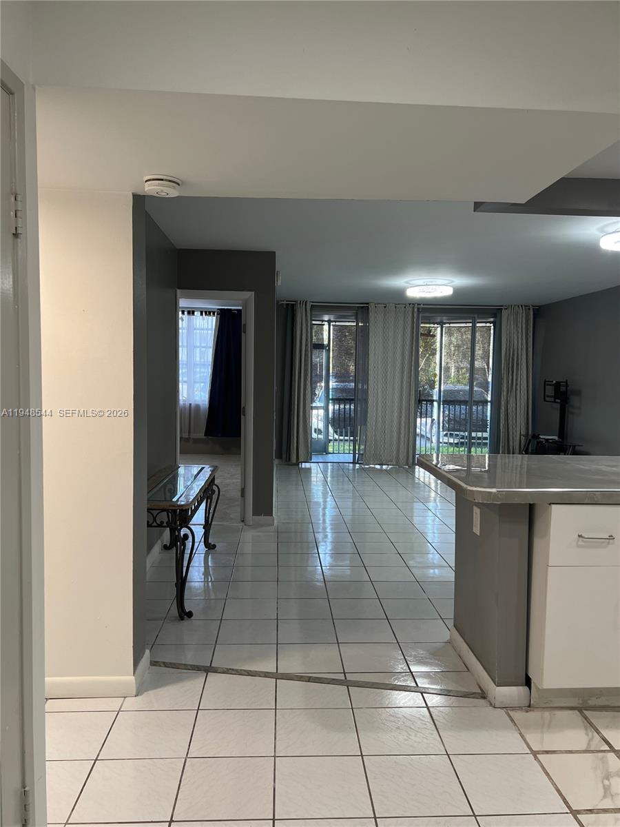 100-3 1 / 1 909 кв.футов $ 2026-01-19 0 Фото