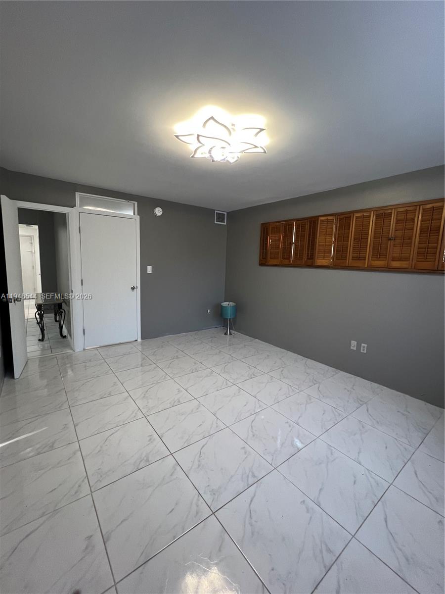 100-3 1 / 1 909 кв.футов $ 2026-01-19 0 Фото