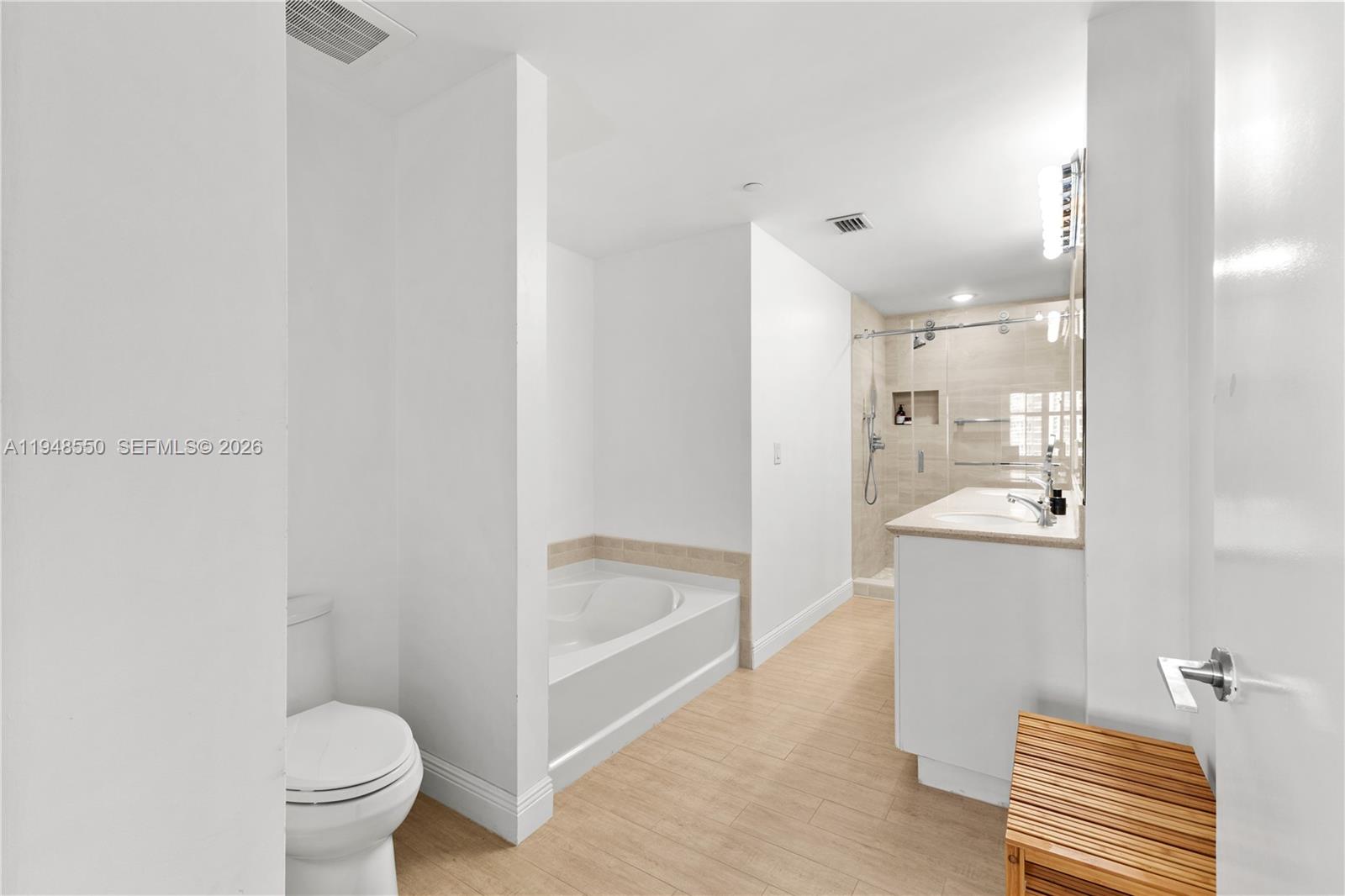 Photo of 3340 190th St  #908, Aventura, Florida, 33180 - 