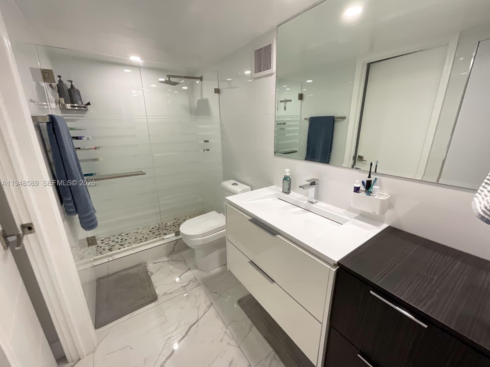 501W 1 / 1 801 sq. ft. $ 2026-06-10 0 foto