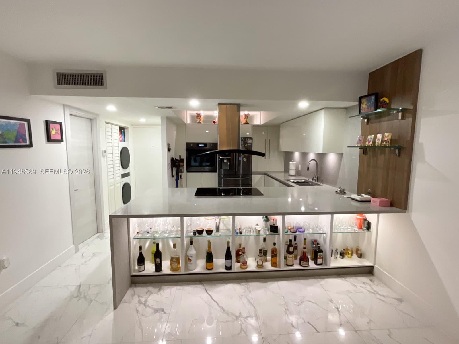 501W 1 / 1 801 sq. ft. $ 2026-06-10 0 foto
