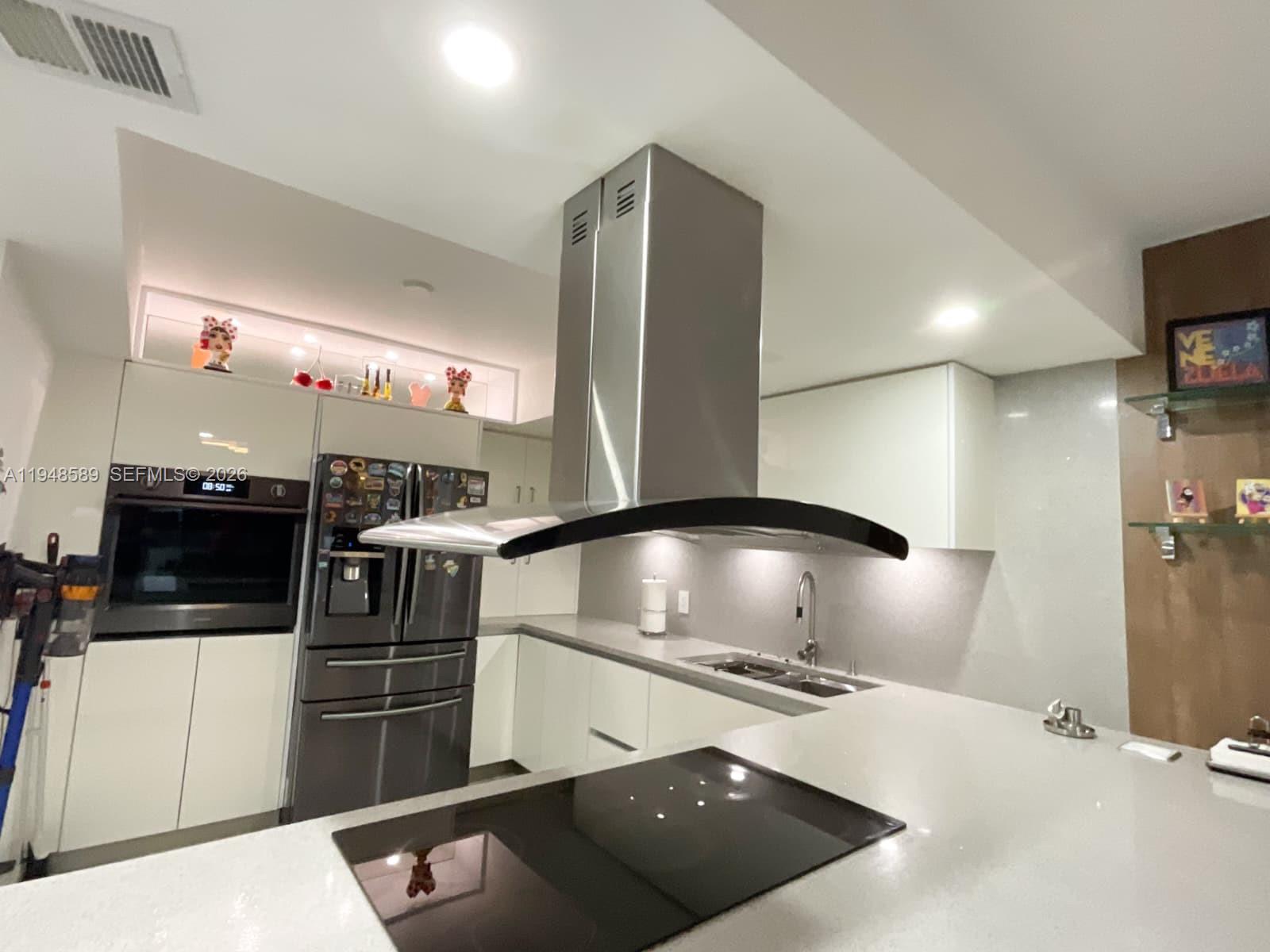 501W 1 / 1 801 sq. ft. $ 2026-06-10 0 foto