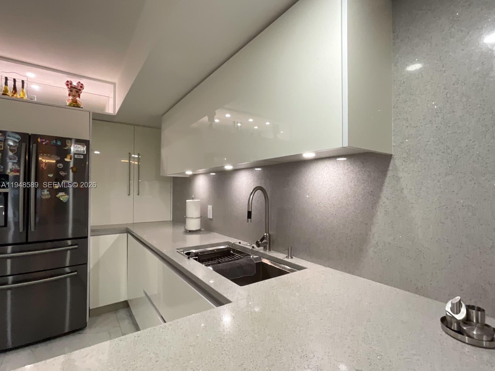 501W 1 / 1 801 sq. ft. $ 2026-06-10 0 foto