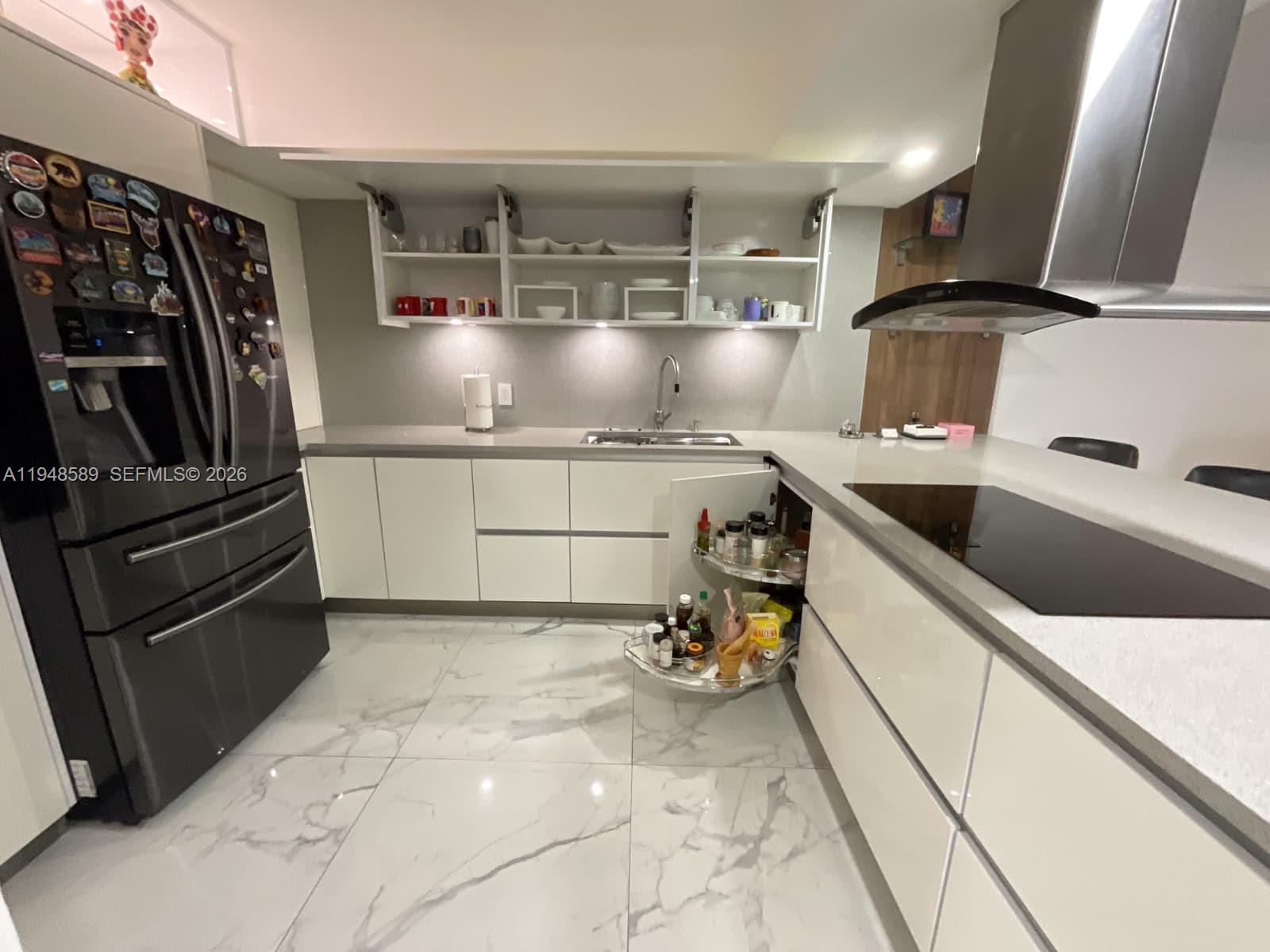 501W 1 / 1 801 sq. ft. $ 2026-06-10 0 foto