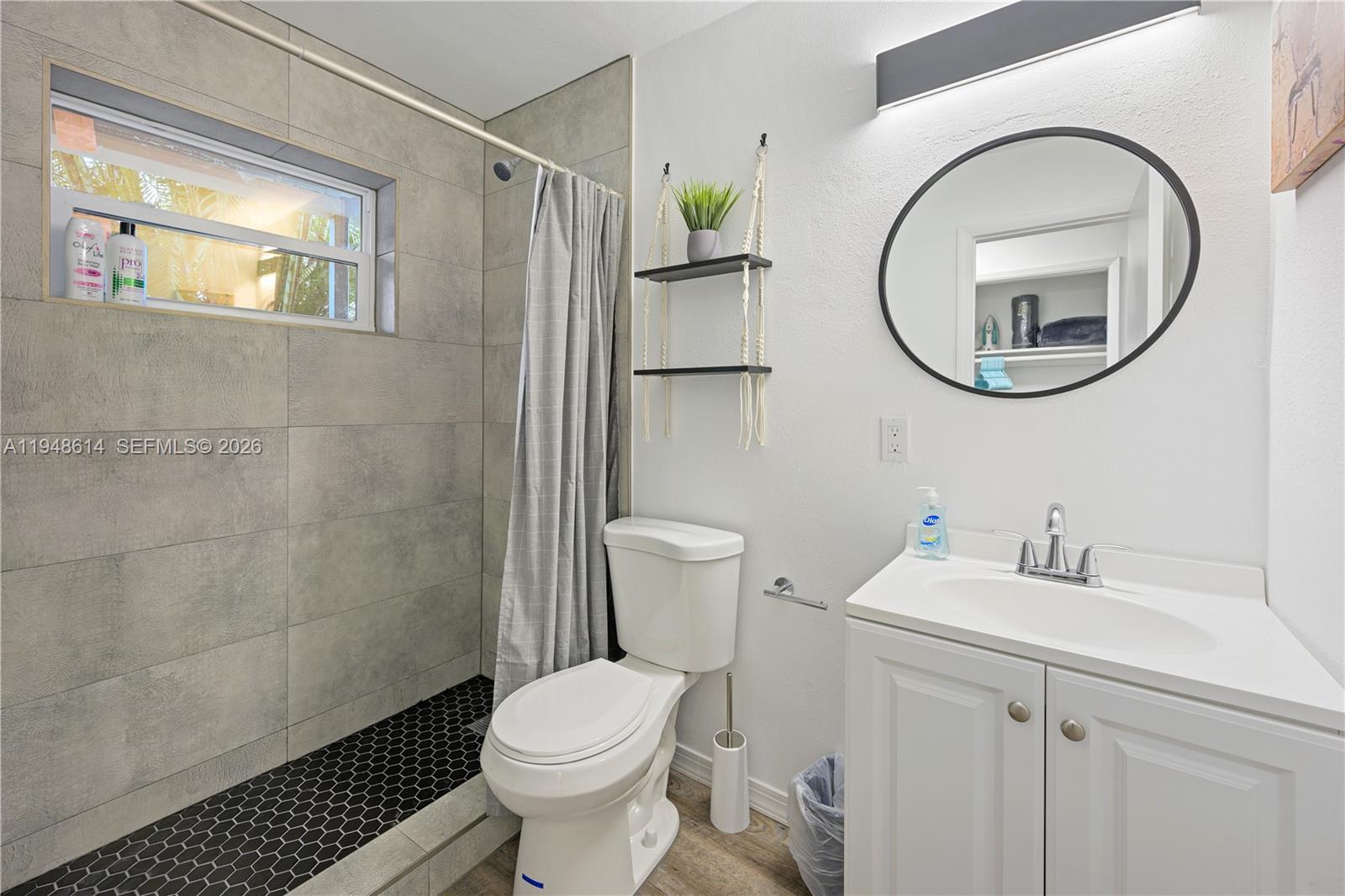 1-5  /   sq. ft. $ 2026-01-19 0 Photo