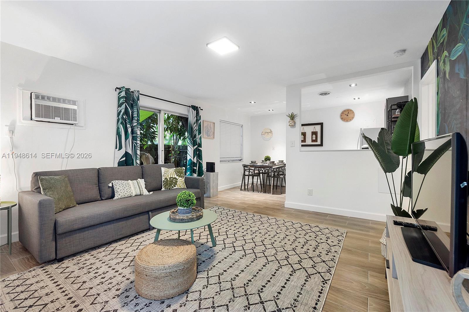 1-5  /   sq. ft. $ 2026-01-19 0 Photo