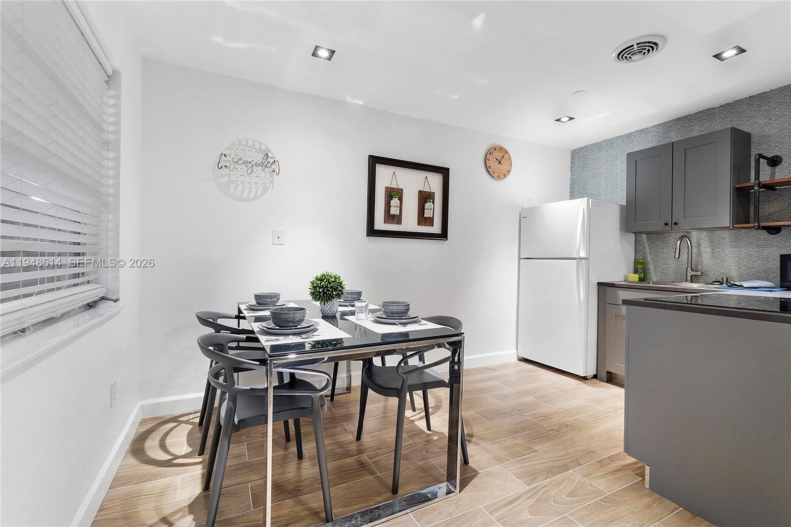 1-5  /   sq. ft. $ 2026-01-19 0 Photo