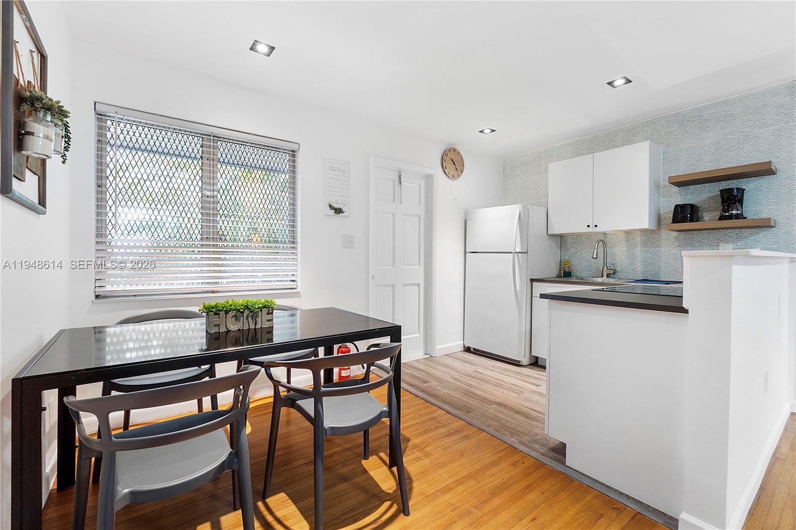 1-5  /   sq. ft. $ 2026-01-19 0 Photo