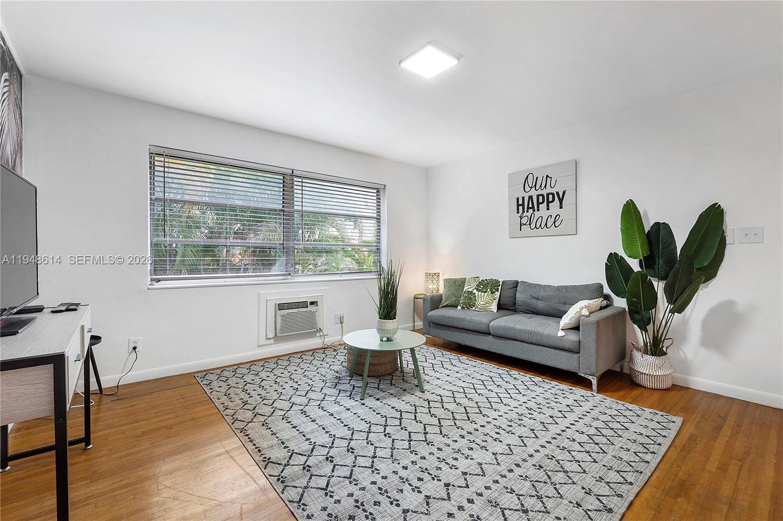 1-5  /   sq. ft. $ 2026-01-19 0 Photo