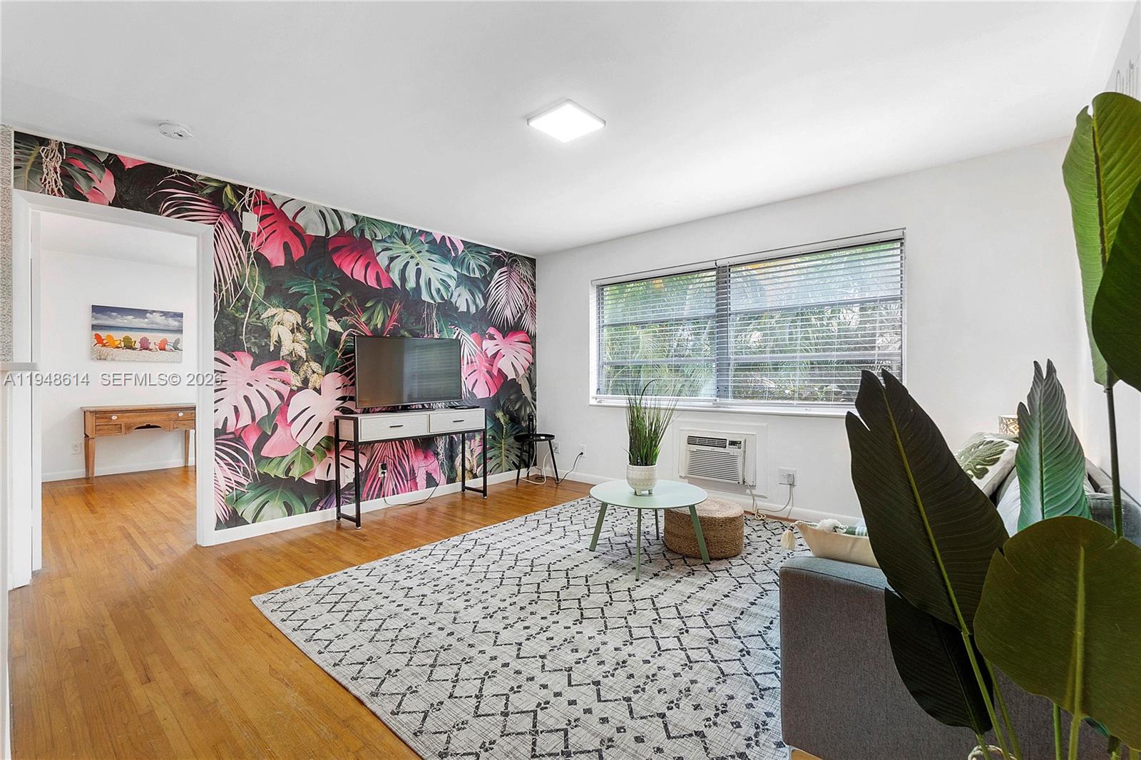 1-5  /   sq. ft. $ 2026-01-19 0 Photo