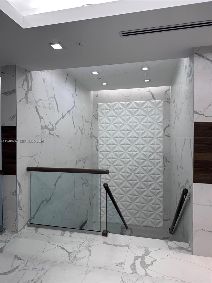 Подробнее / кв.футов $ 2026-02-05 0 Фото