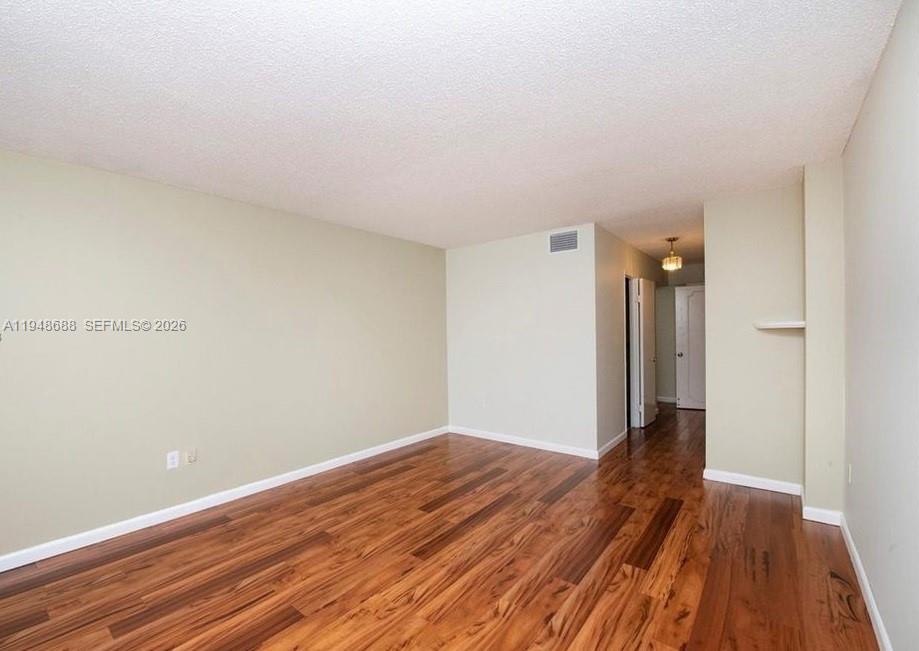 705-2 1 / 2 1036 sq. ft. $ 2026-01-20 0 Photo