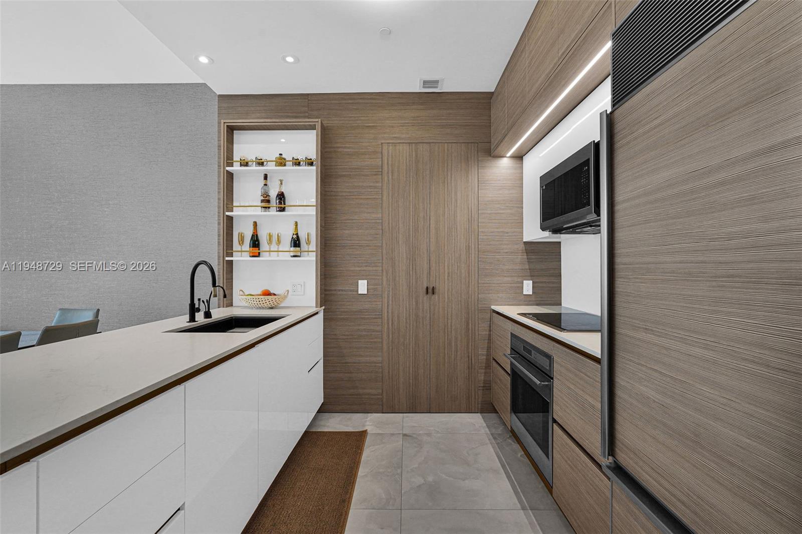 See details 3402 3 / 4 1979 sq. ft. $ 2026-01-20 0 Photo