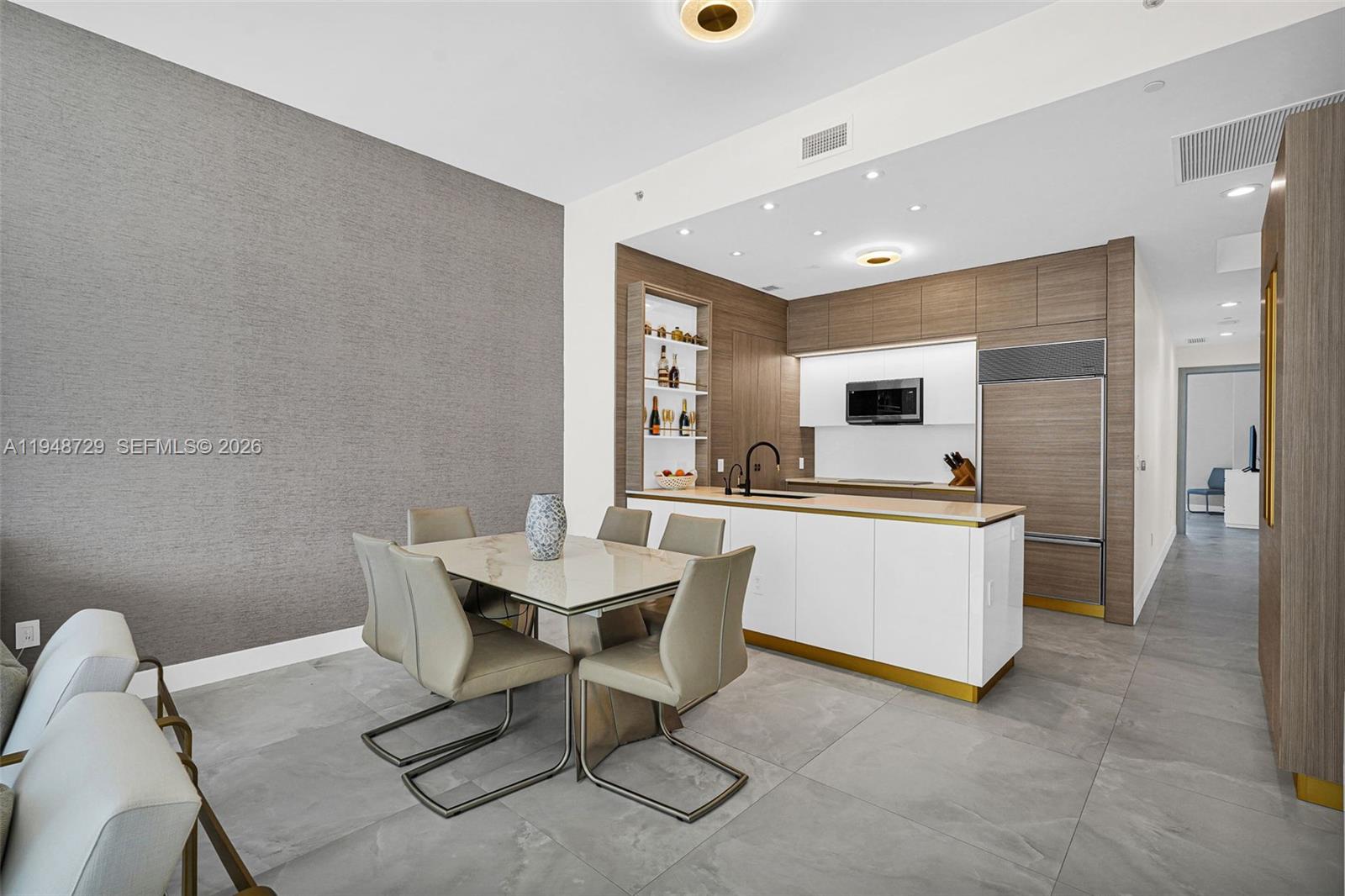 See details 3402 3 / 4 1979 sq. ft. $ 2026-01-20 0 Photo