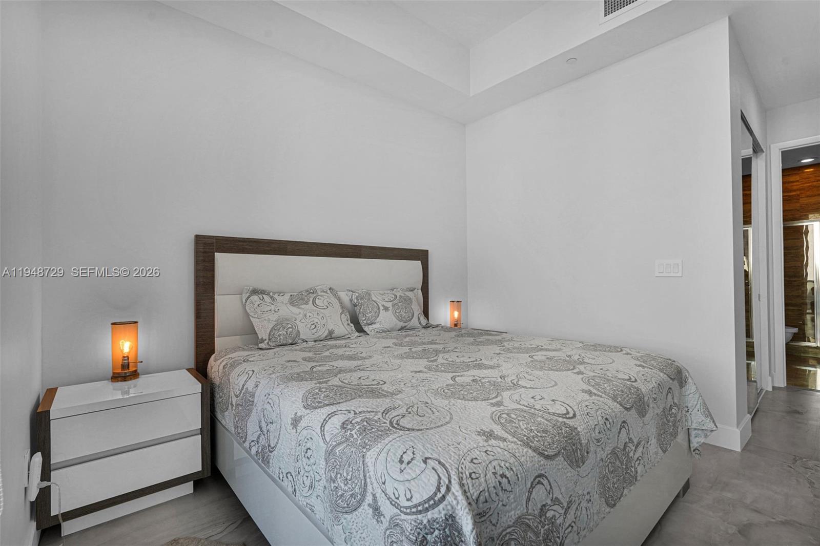 See details 3402 3 / 4 1979 sq. ft. $ 2026-01-20 0 Photo