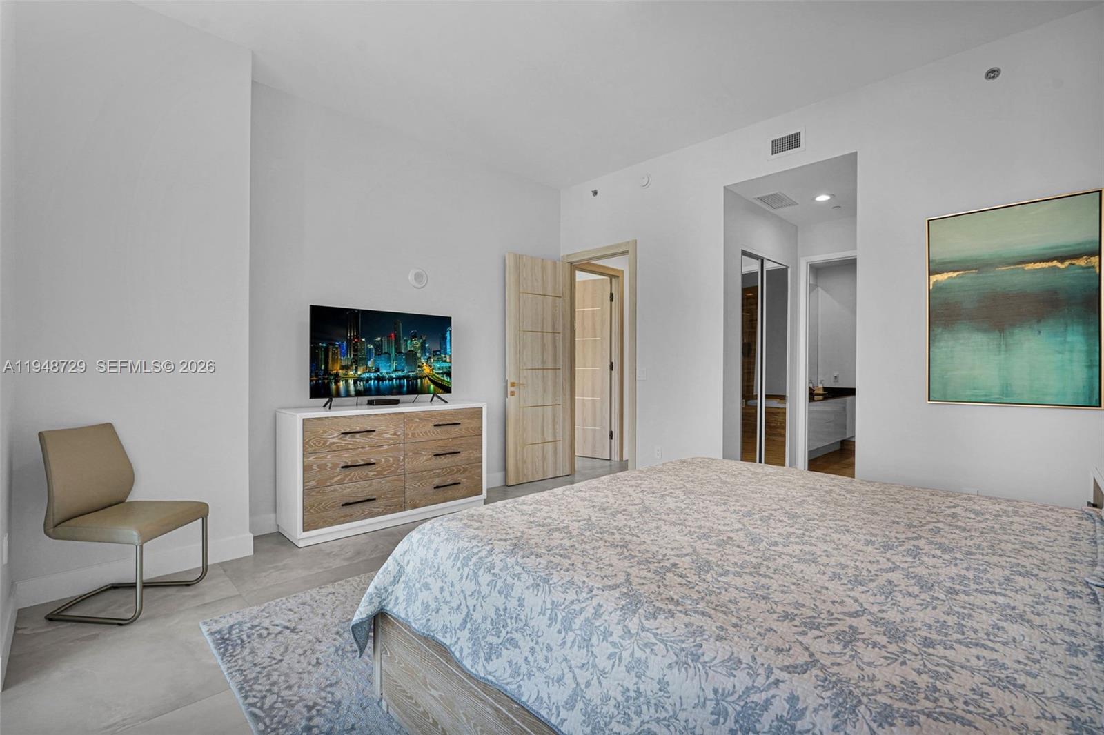 See details 3402 3 / 4 1979 sq. ft. $ 2026-01-20 0 Photo