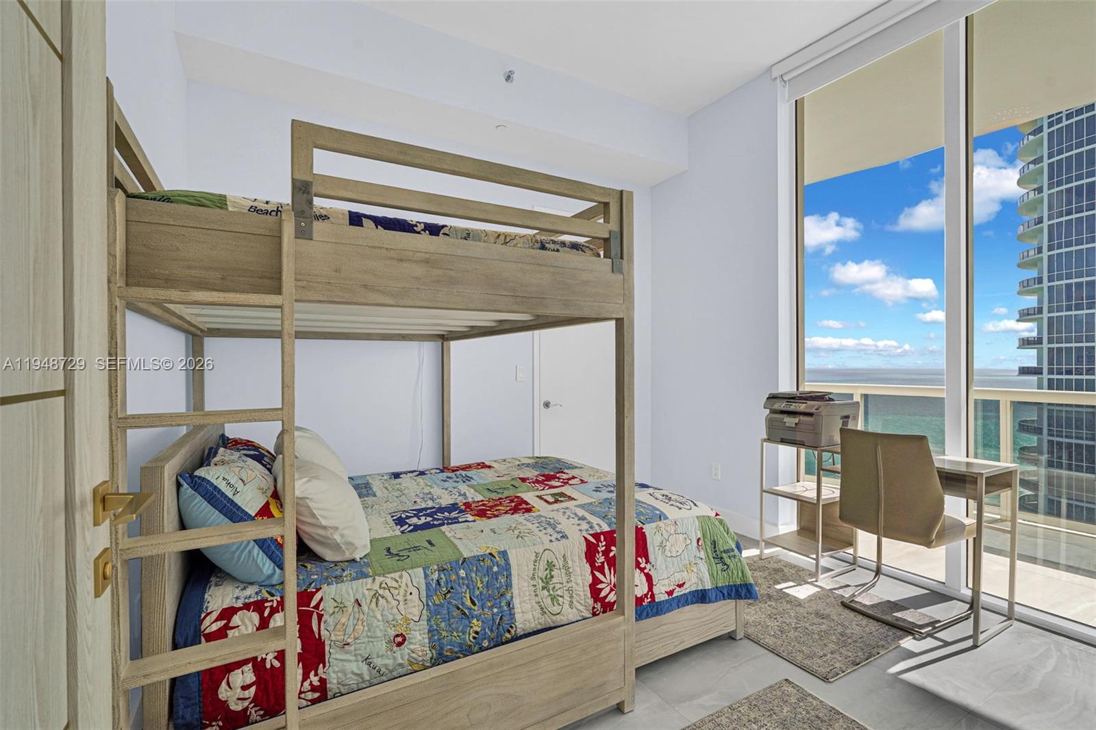 See details 3402 3 / 4 1979 sq. ft. $ 2026-01-20 0 Photo