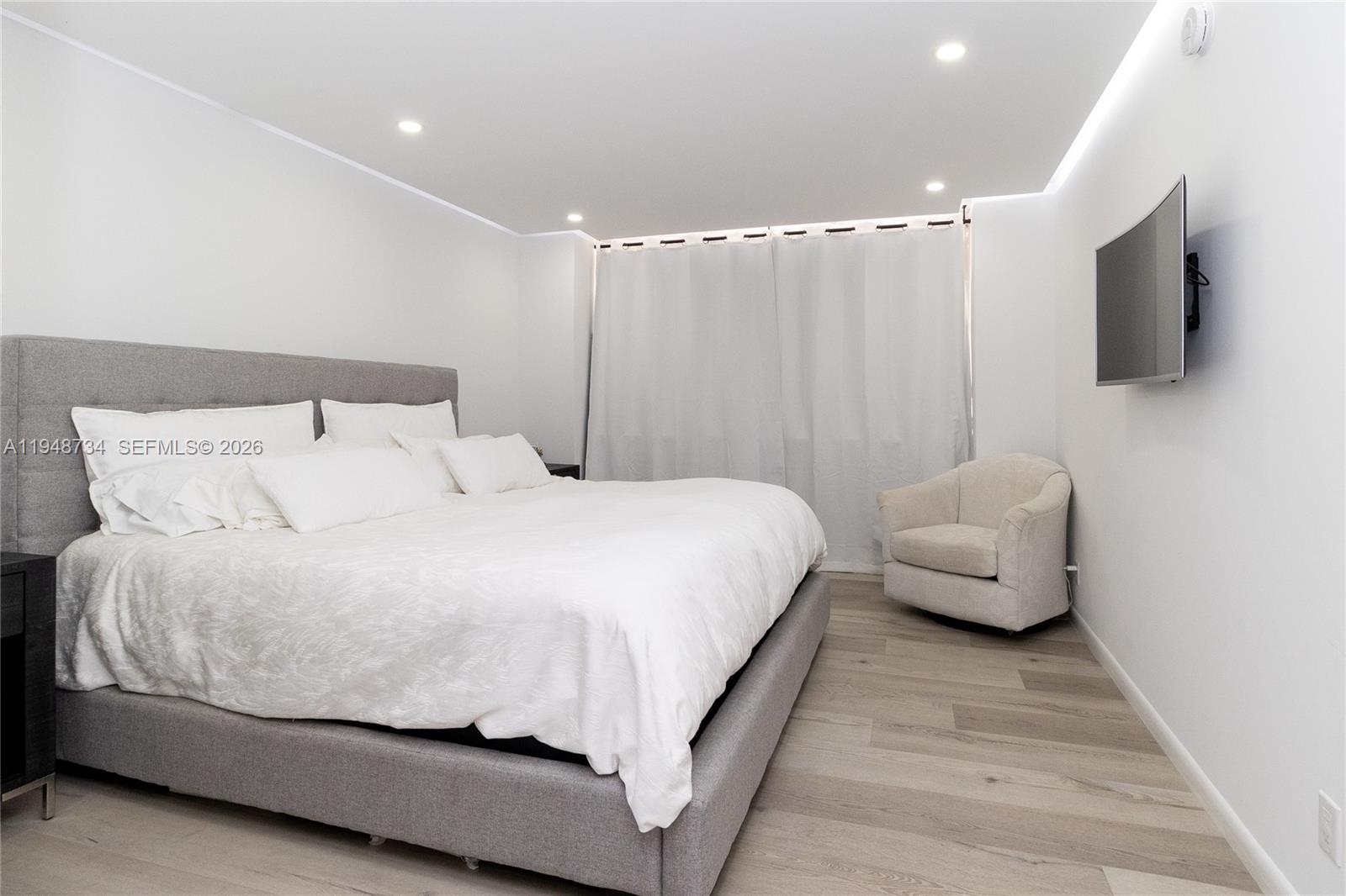 Photo of 3180 Ocean Dr #619, Hallandale Beach, Florida, 33009 -