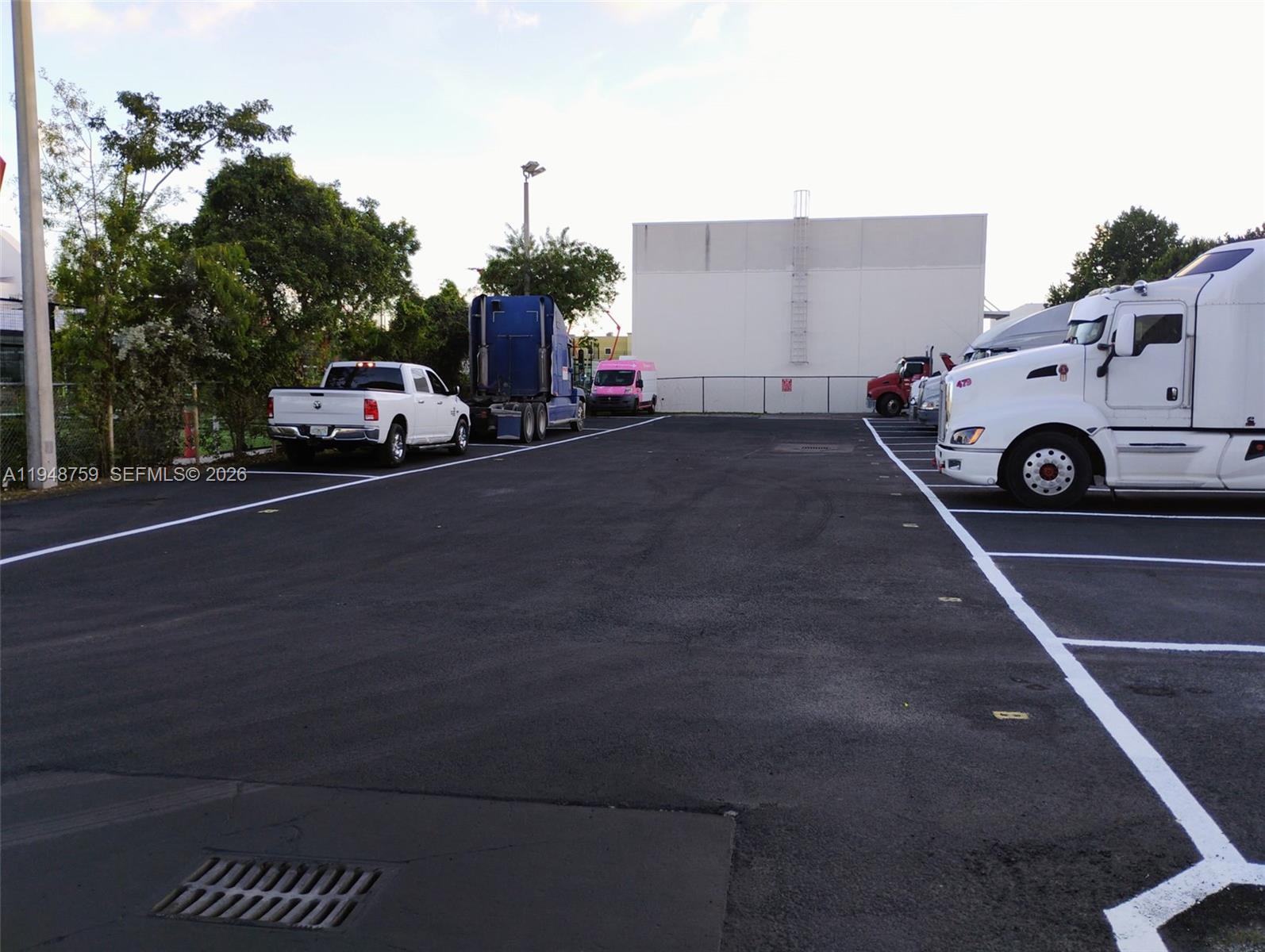   /   sq. ft. $ 2026-02-16 0 foto