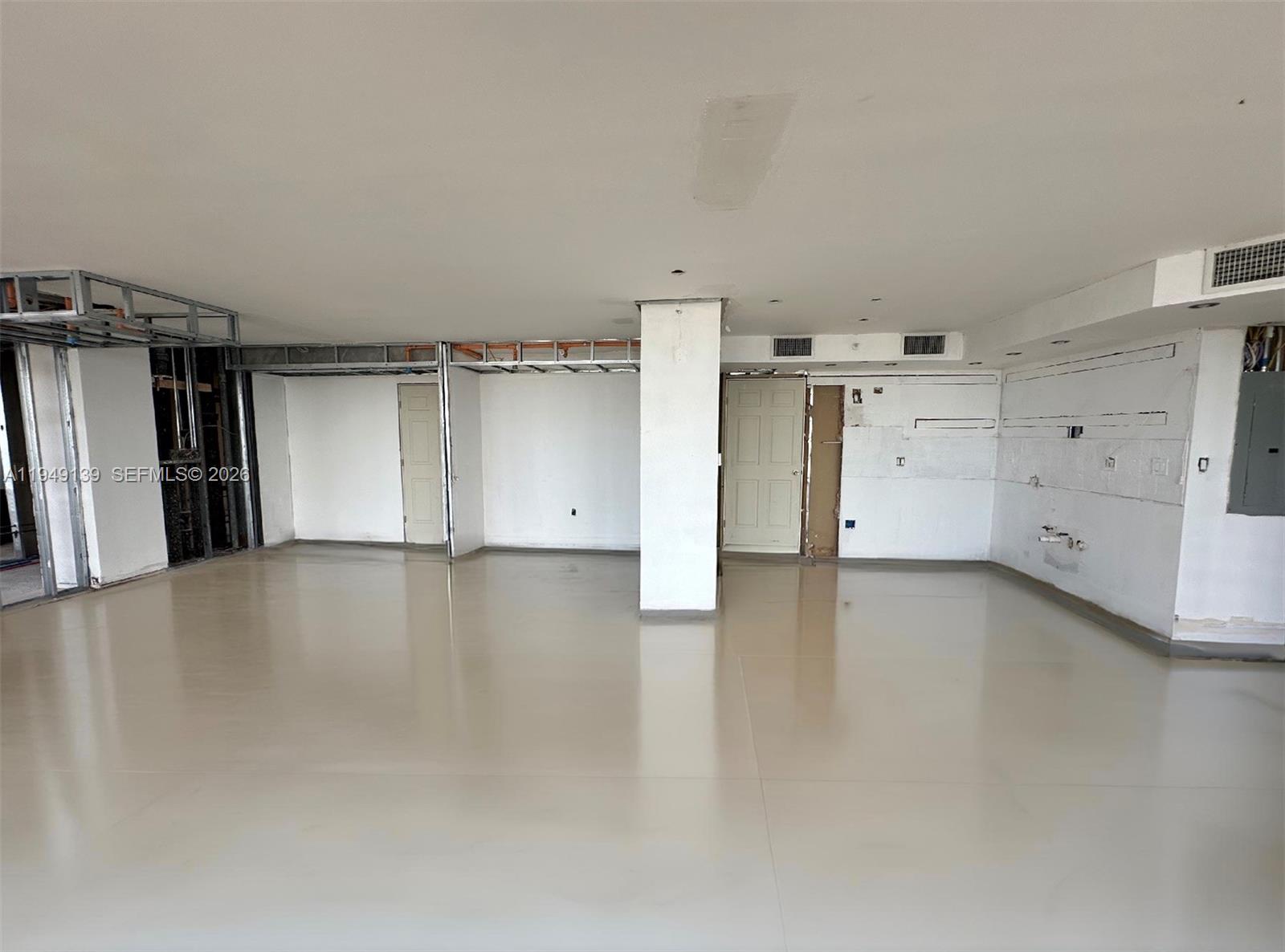 17E-F  /   sq. ft. $ 2026-01-20 0 Photo