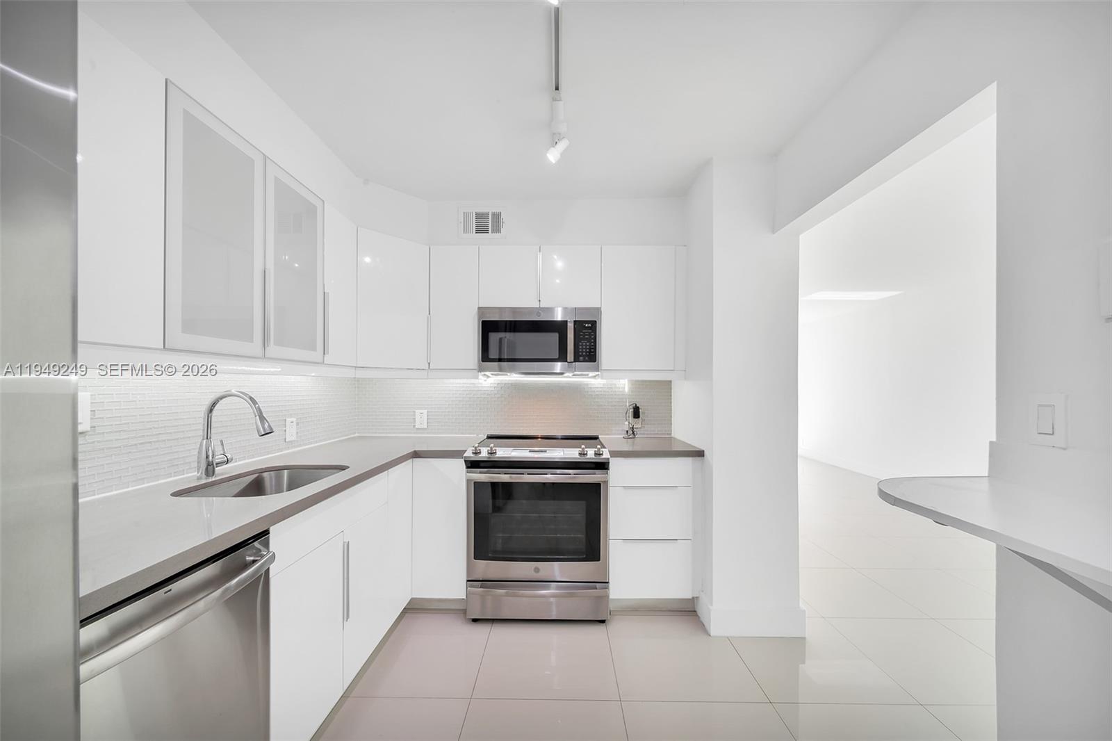 Ver detalles 408 2 / 2 1357 sq. ft. $ 2026-01-20 0 foto