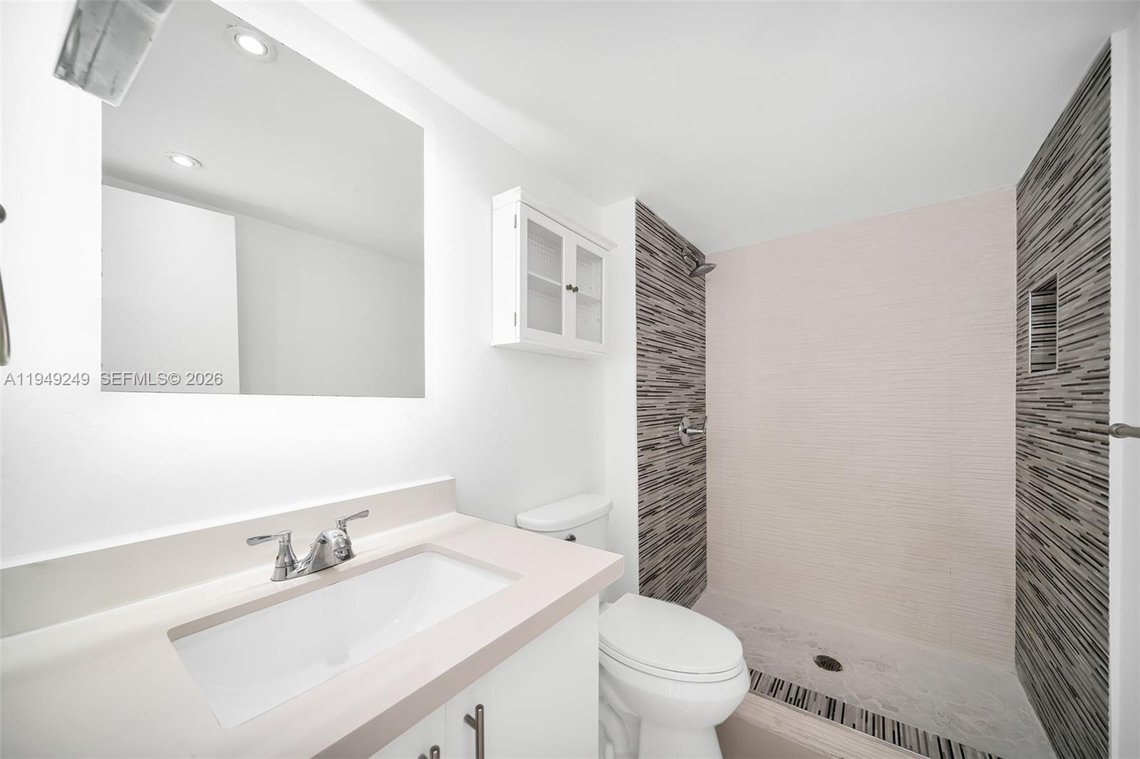 Ver detalles 408 2 / 2 1357 sq. ft. $ 2026-01-20 0 foto