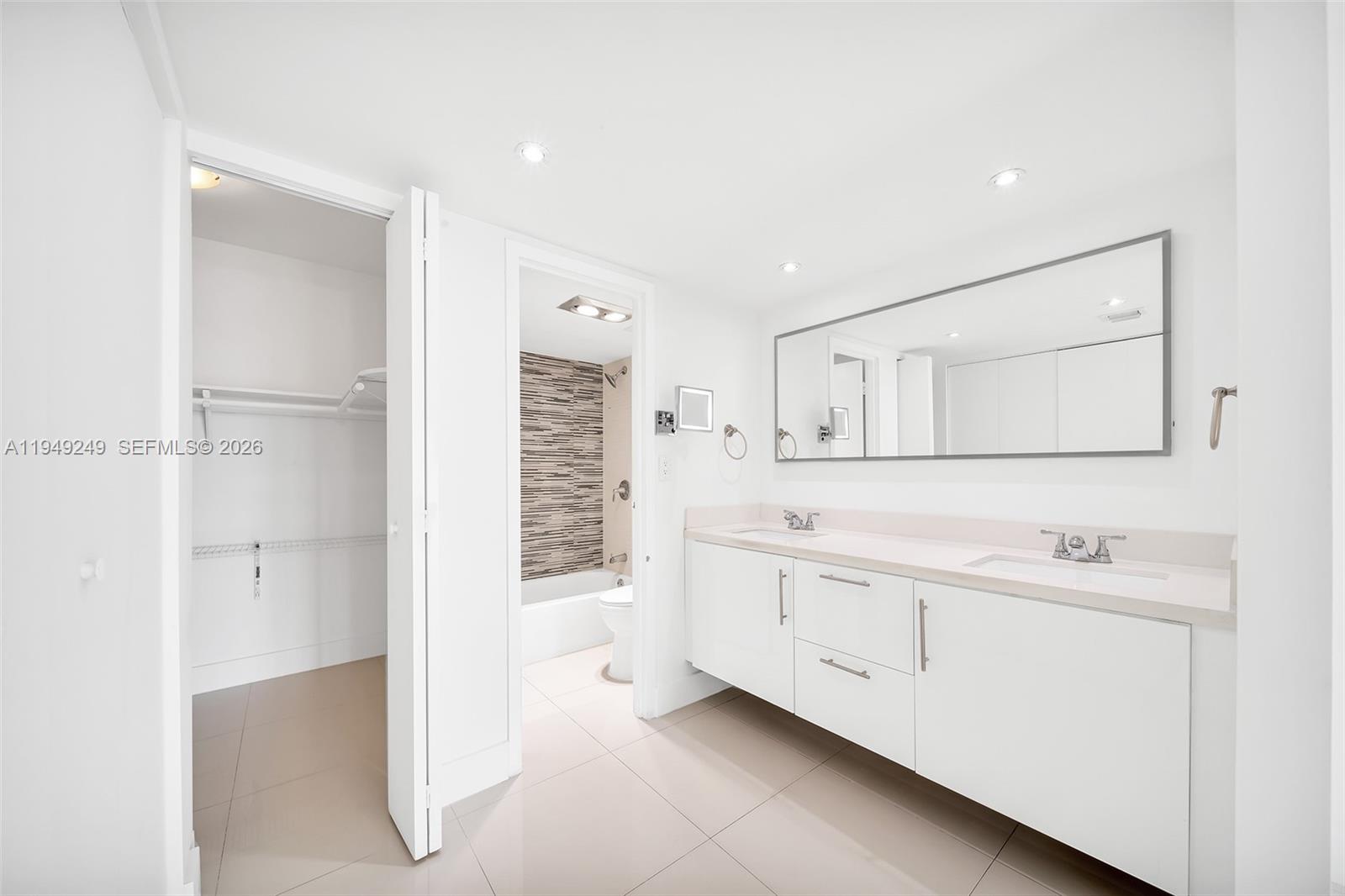 Ver detalles 408 2 / 2 1357 sq. ft. $ 2026-01-20 0 foto