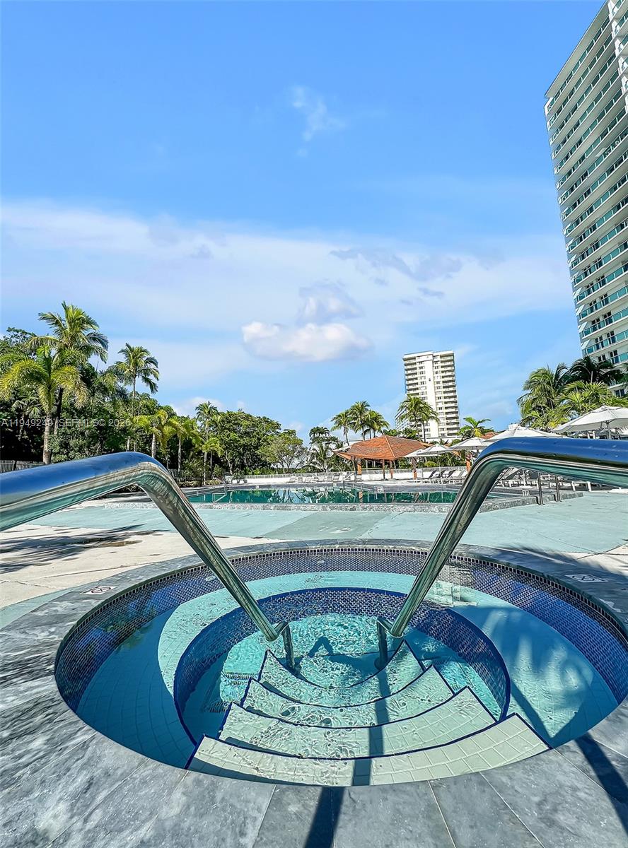 Ver detalles 408 2 / 2 1357 sq. ft. $ 2026-01-20 0 foto