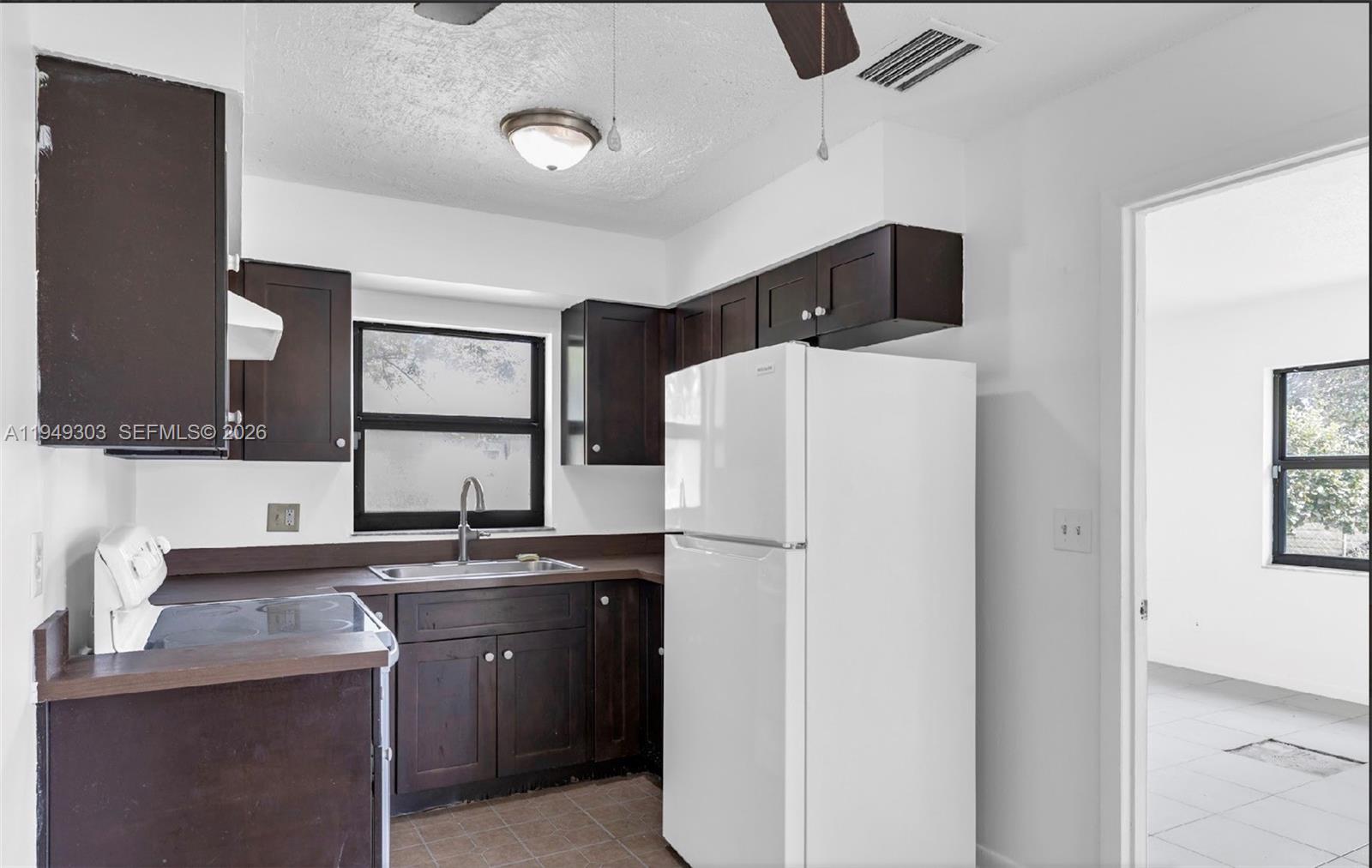   /  2025 sq. ft. $ 2026-01-30 0 Photo