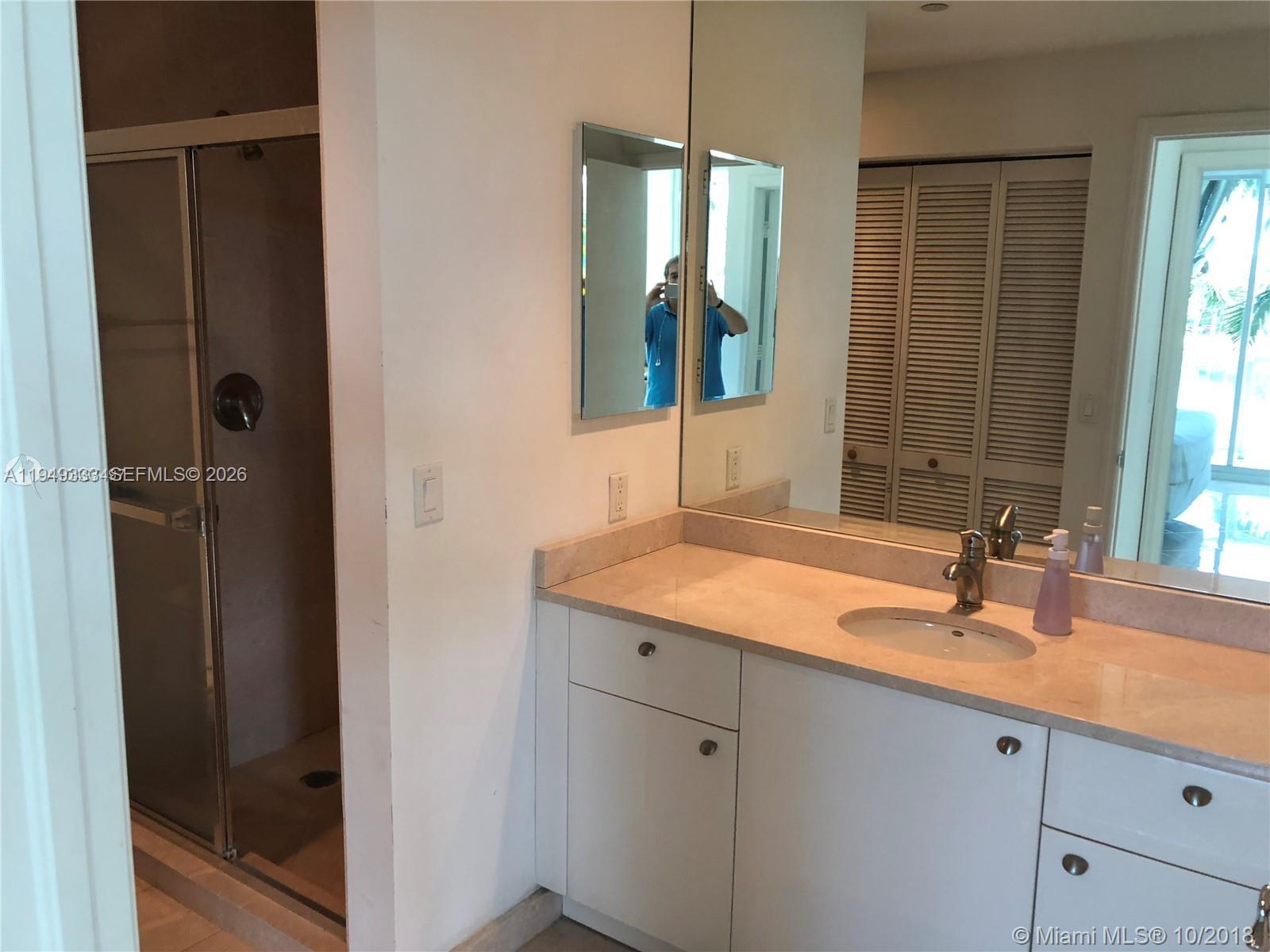 Photo of 16500 Collins Ave  #254, Sunny Isles Beach, Florida, 33160 - Second bathroom