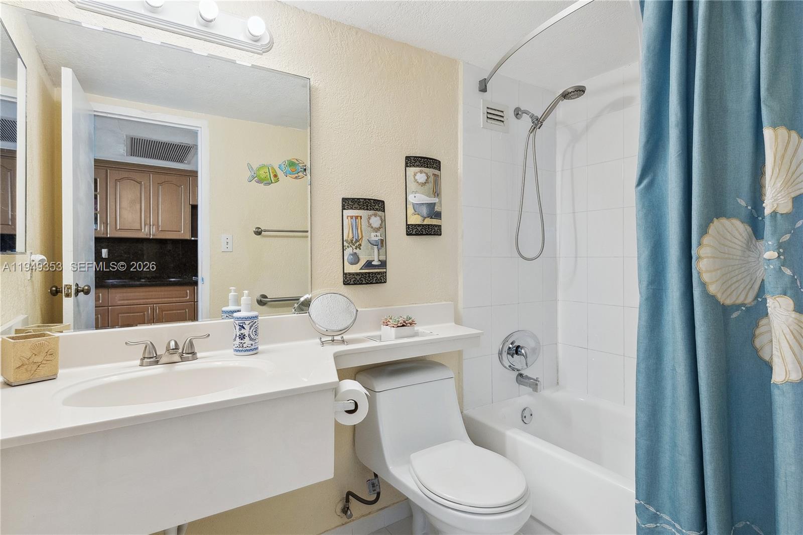 Photo of 19201 Collins Ave #612, Sunny Isles Beach, Florida, 33160 -