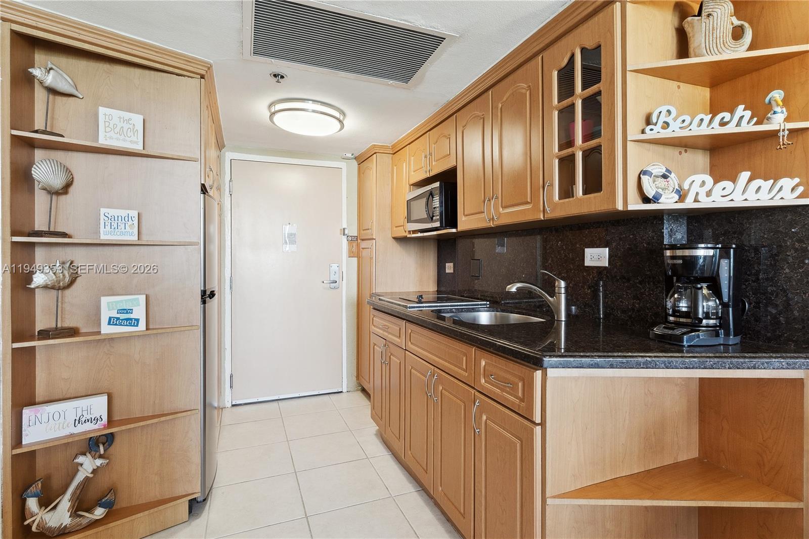 Photo of 19201 Collins Ave #612, Sunny Isles Beach, Florida, 33160 -