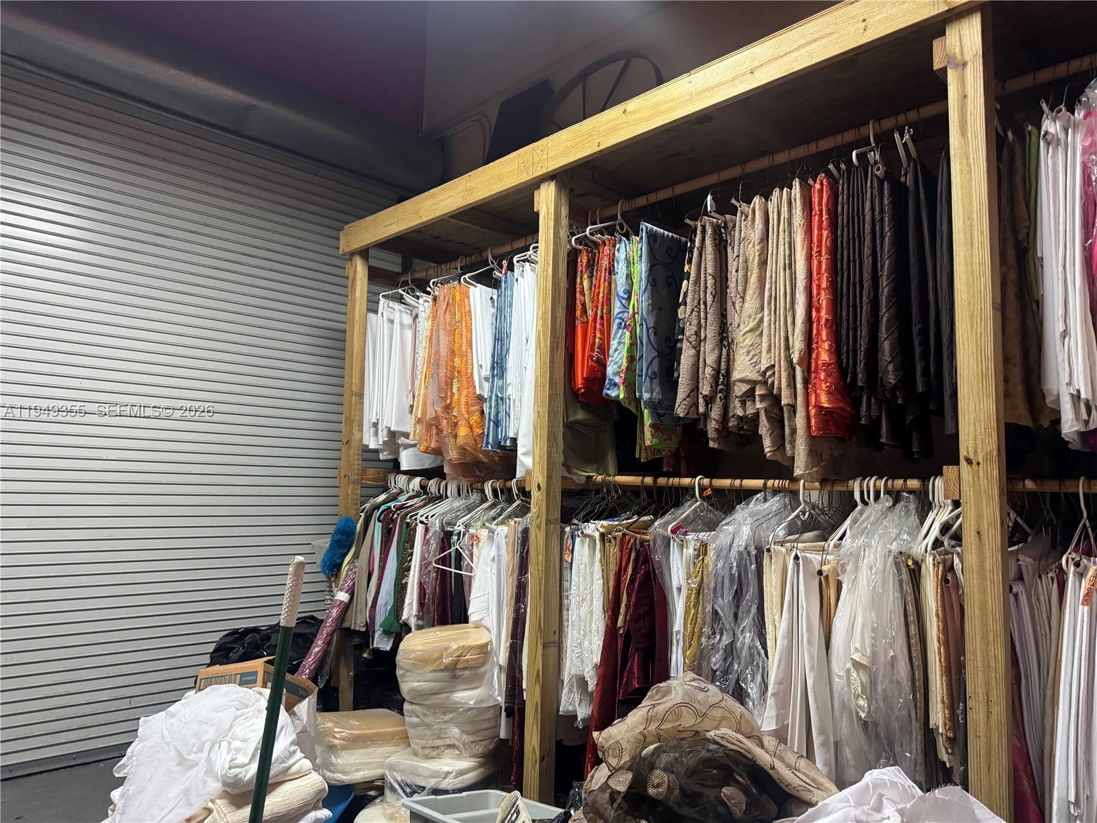 See details 3102 / sq. ft. $ 2026-01-20 0 Photo