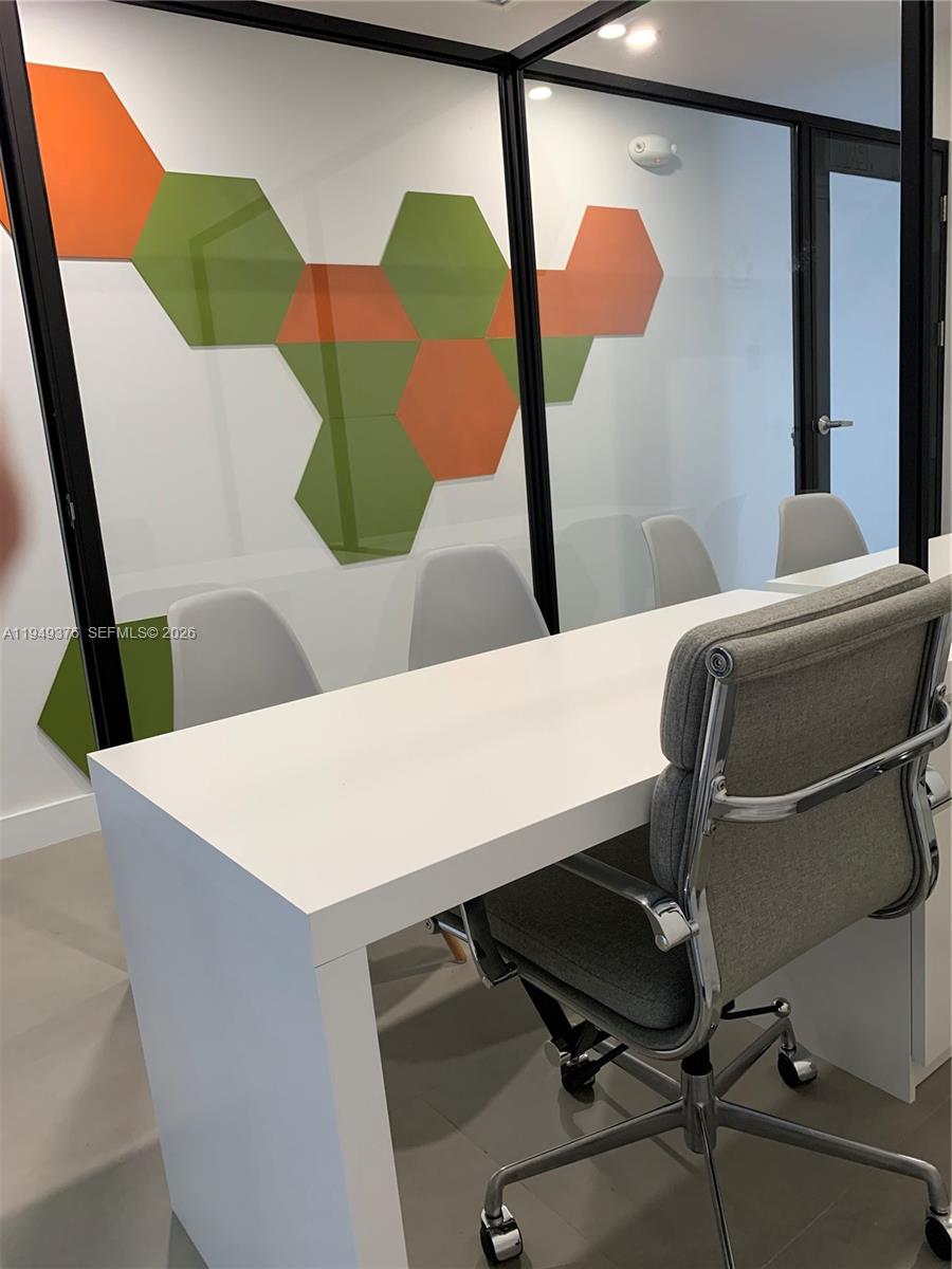 See details 210 / sq. ft. $ 2026-01-20 0 Photo